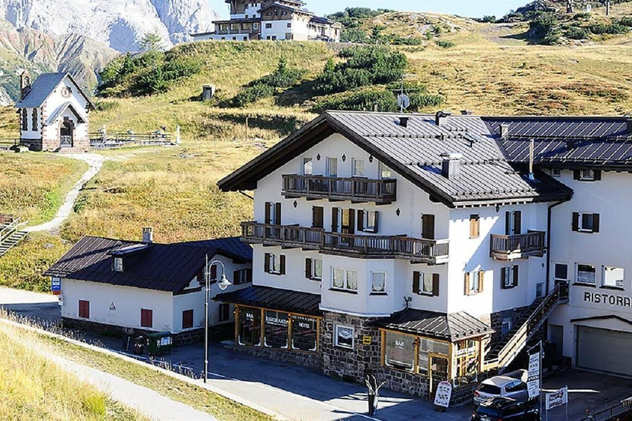 Alpenrose Hotell San Martino Di Castrozza Exteriör bild